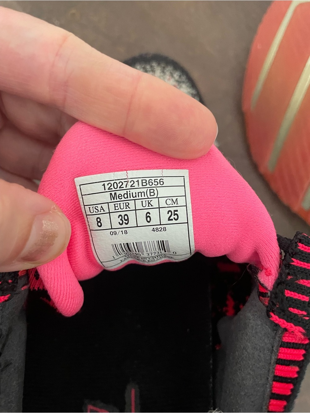 Brooks Women’s Bedlam Sneakers - Picture 6 of 6